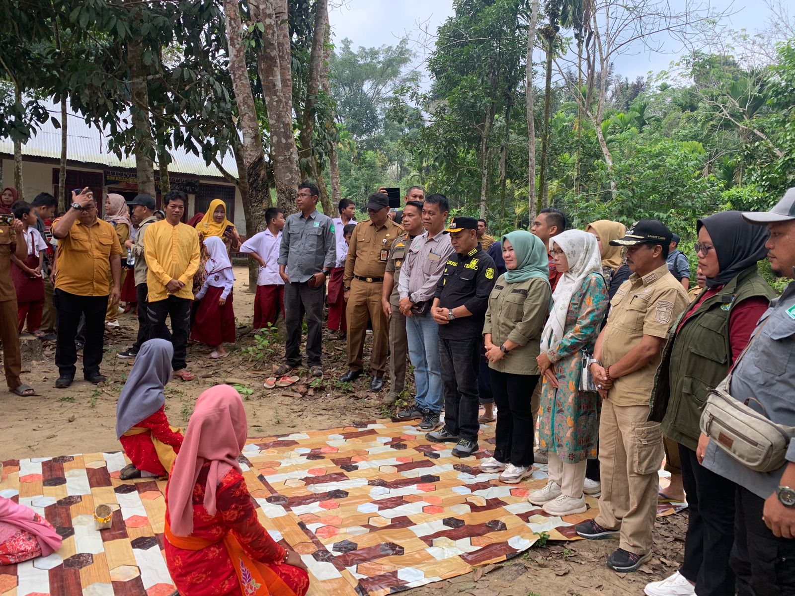 Dinas Sosial P2PA Kab Tebo Melaksanakan Pelayanan Sosial Anak (PESONA) KAT di Suku Talang Mamak Dusun Simarantihan